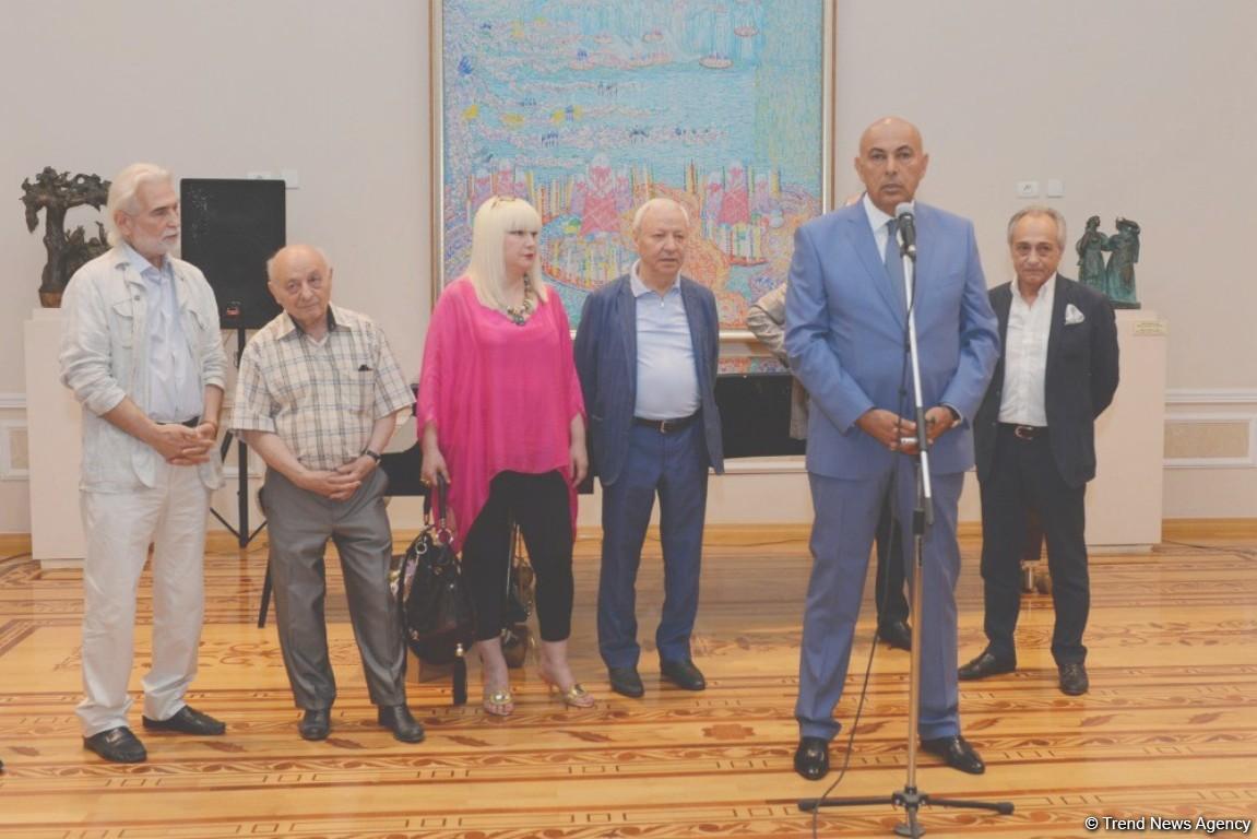 Необыкновенный и фантастически талантливый художник: в Баку открылась выставка  Видади Нариманбекова (ФОТО)