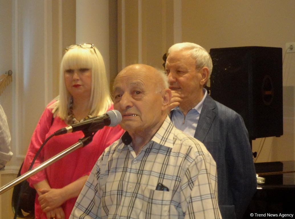 Необыкновенный и фантастически талантливый художник: в Баку открылась выставка  Видади Нариманбекова (ФОТО)