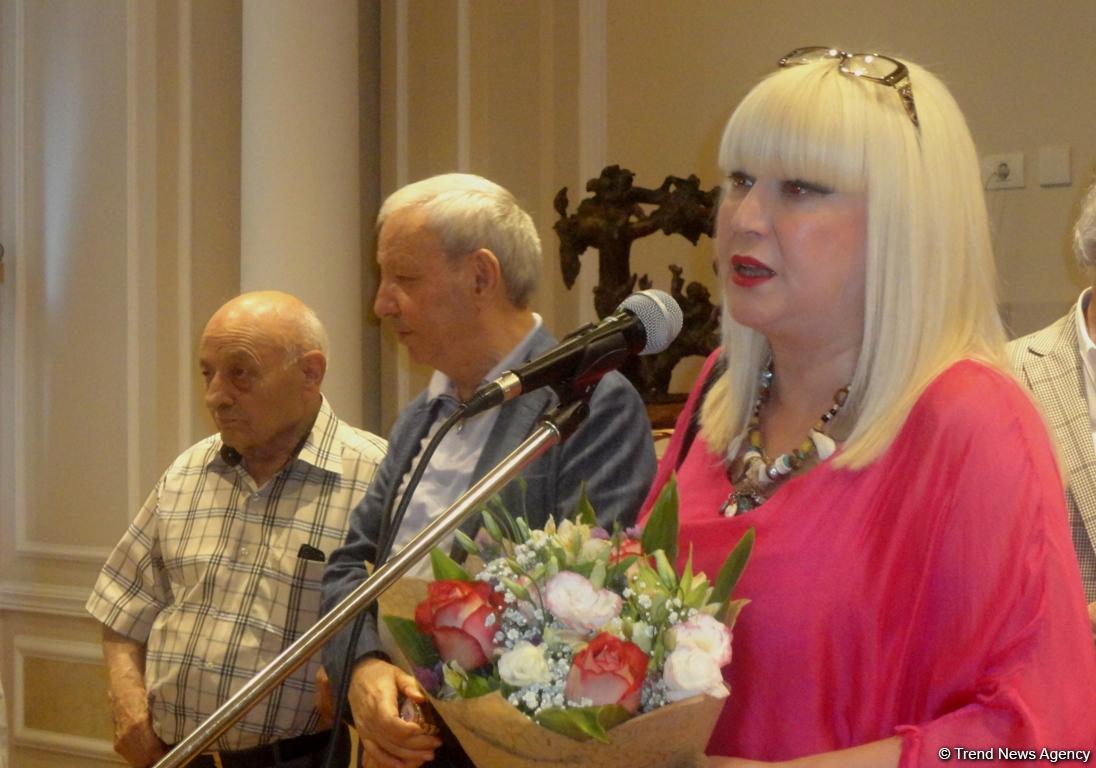 Необыкновенный и фантастически талантливый художник: в Баку открылась выставка  Видади Нариманбекова (ФОТО)