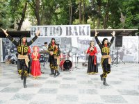 Бакинцы в "аэродромах", нарды, ретро-музыка: Возвращение в 60-70-е (ФОТО)