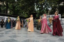 Бакинцы в "аэродромах", нарды, ретро-музыка: Возвращение в 60-70-е (ФОТО)