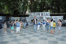 Бакинцы в "аэродромах", нарды, ретро-музыка: Возвращение в 60-70-е (ФОТО)