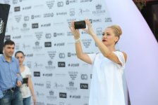 Босиком по подиуму, или Летнее дефиле в Баку (ФОТО)