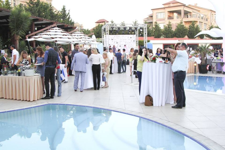 Босиком по подиуму, или Летнее дефиле в Баку (ФОТО)