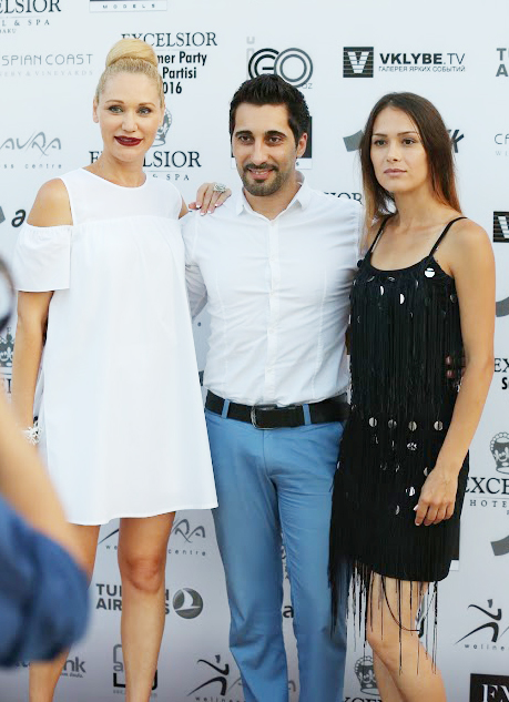 Босиком по подиуму, или Летнее дефиле в Баку (ФОТО)