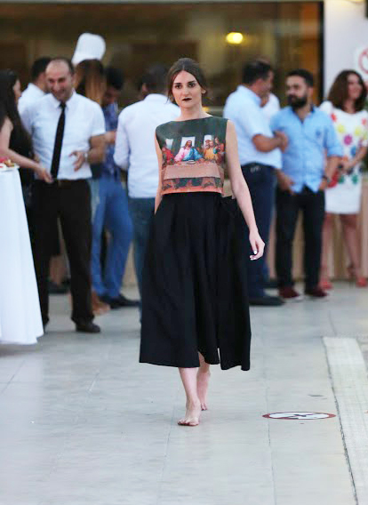 Босиком по подиуму, или Летнее дефиле в Баку (ФОТО)