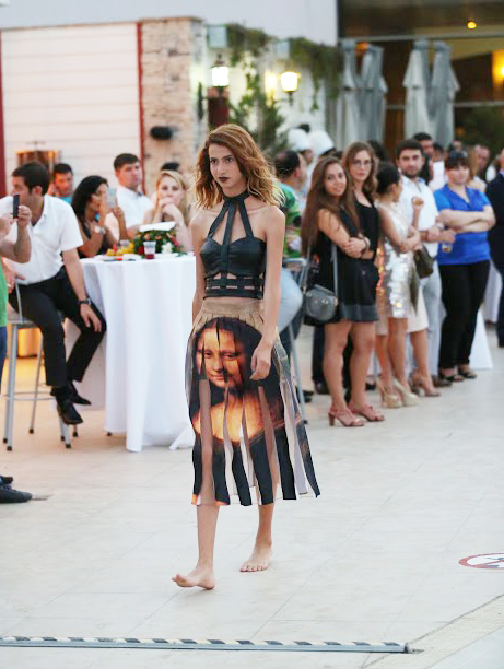 Босиком по подиуму, или Летнее дефиле в Баку (ФОТО)