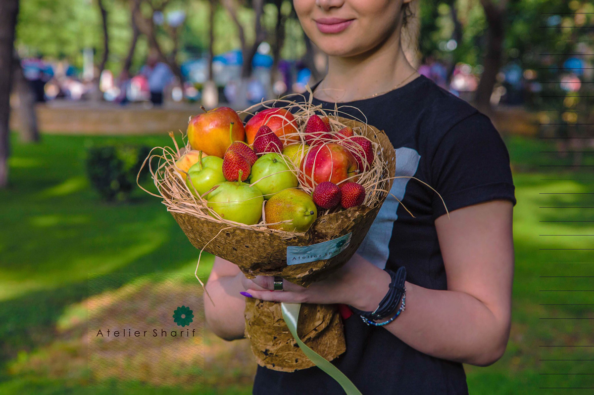 Удивительно вкусные букеты из фруктов и ягод Мехти Шарифа (ФОТО)