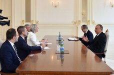 Президент Азербайджана принял делегацию во главе с министром образования, университетов и исследований Италии (ФОТО)
