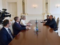 Президент Азербайджана принял делегацию во главе с министром образования, университетов и исследований Италии (ФОТО)