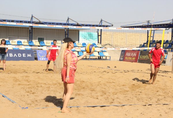 Азербайджанские звезды сразятся в пляжном волейболе (ВИДЕО)