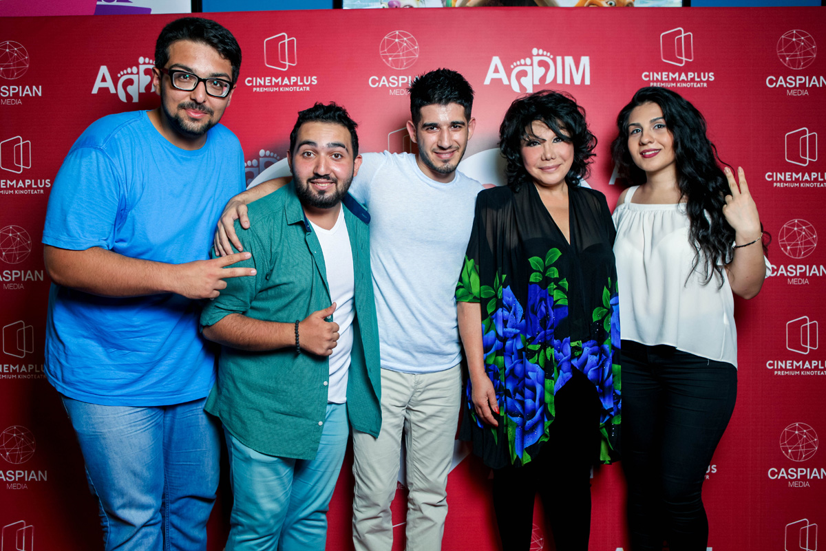 Необычный юбилей легендарной Флоры Керимовой - красная дорожка, овации молодежи (ФОТО)