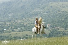 В Азербайджане появился принц на белом коне (ВИДЕО, ФОТО)