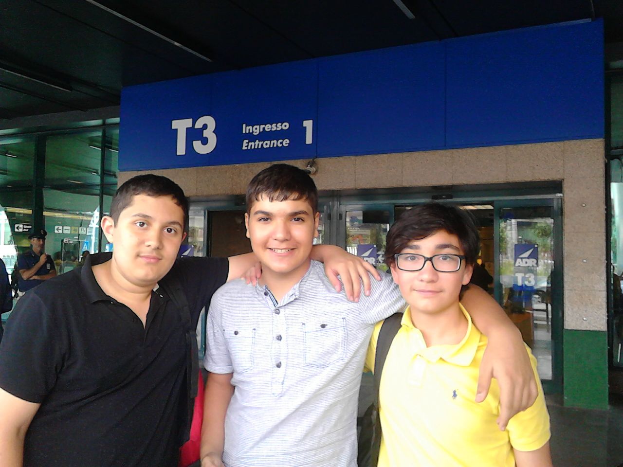 Азербайджанские школьники встретились со звездой Голливуда Дженнифер Энистон в Италии (ФОТО)