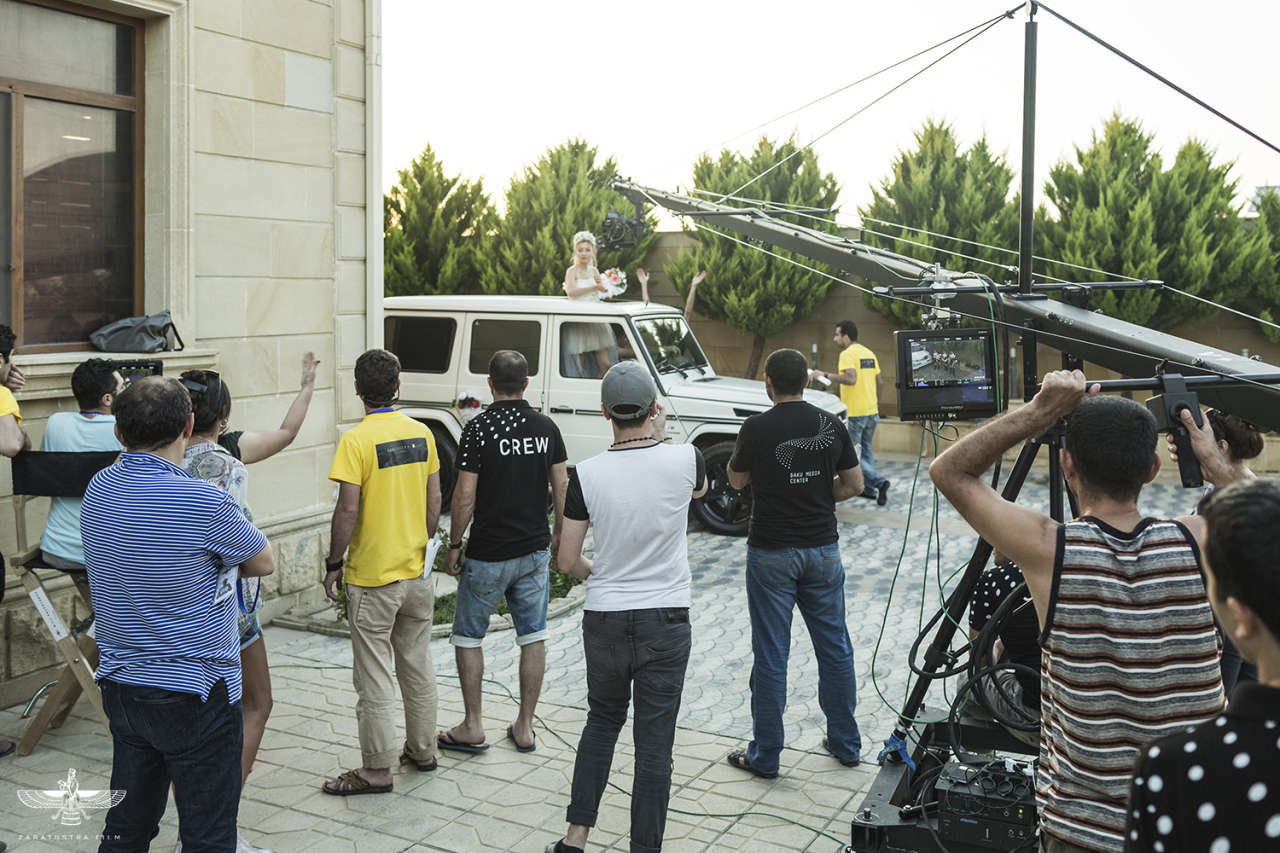 Самый экстравагантный азербайджанский актер играет француза Жана Поля (ВИДЕО, ФОТО)