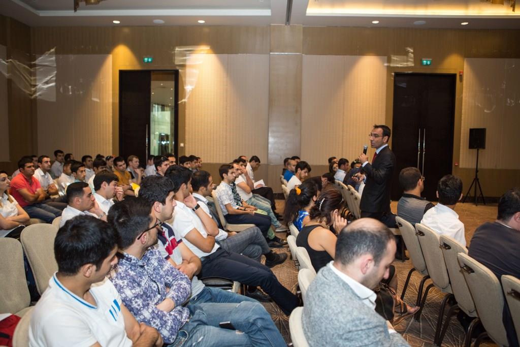 Стандарты ресторанного  обслуживания: мастер-класс в Баку (ФОТО)