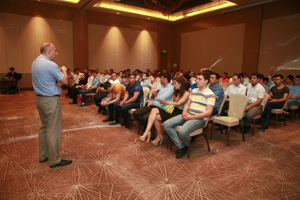 Стандарты ресторанного  обслуживания: мастер-класс в Баку (ФОТО)