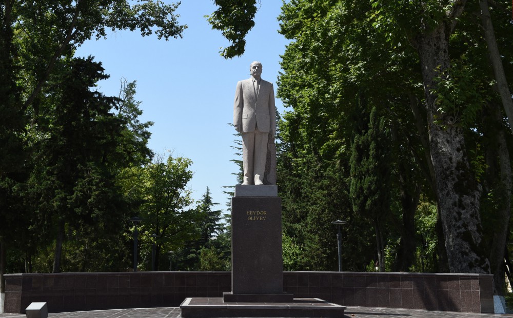 Президент Ильхам Алиев прибыл в Исмаиллинский район