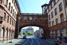 Путешествие в Европу: Молодожены Франкфурта на площади Рёмерберг (часть 2, ФОТО)