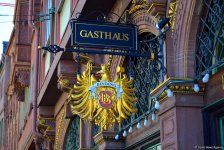 Путешествие в Европу: Молодожены Франкфурта на площади Рёмерберг (часть 2, ФОТО)