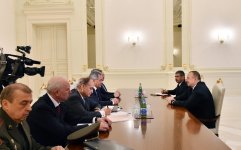 Президент Ильхам Алиев принял министра обороны России