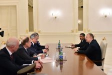 Президент Ильхам Алиев принял министра обороны России