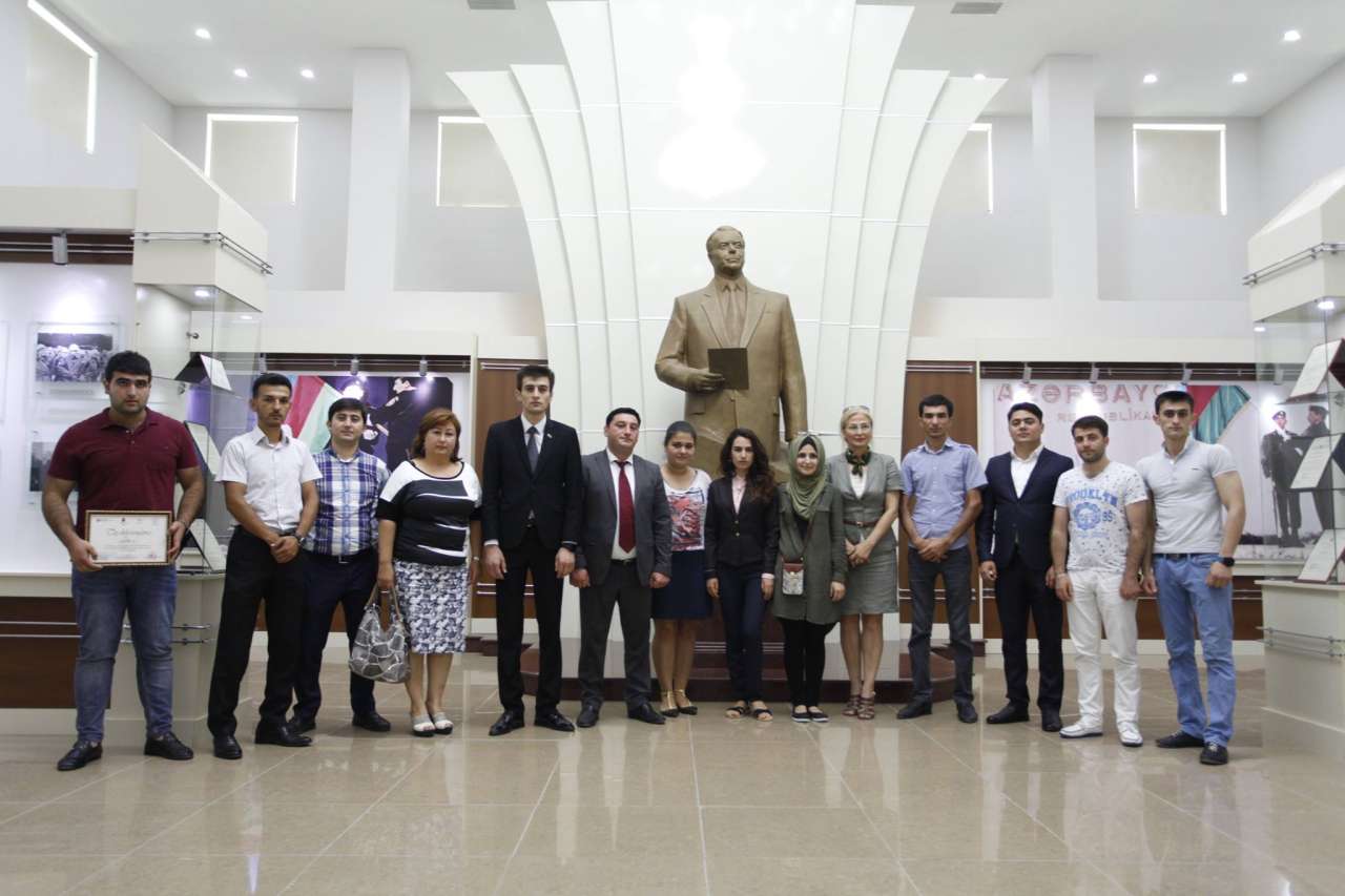 Конференция "Роль представителей молодежи и журналистов в развитии культуры донорства" в Баку (ФОТО)