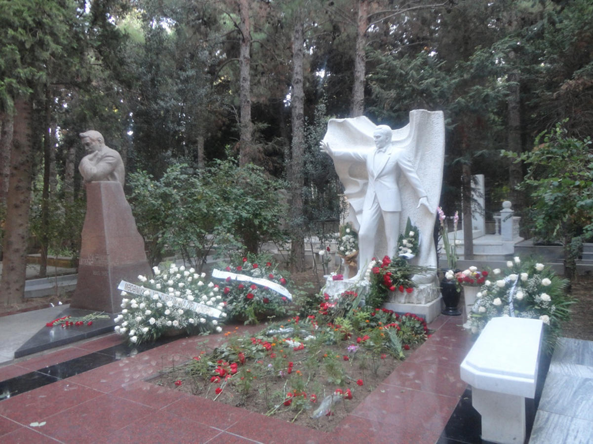 В Баку почтили память Муслима Магомаева (ФОТО)