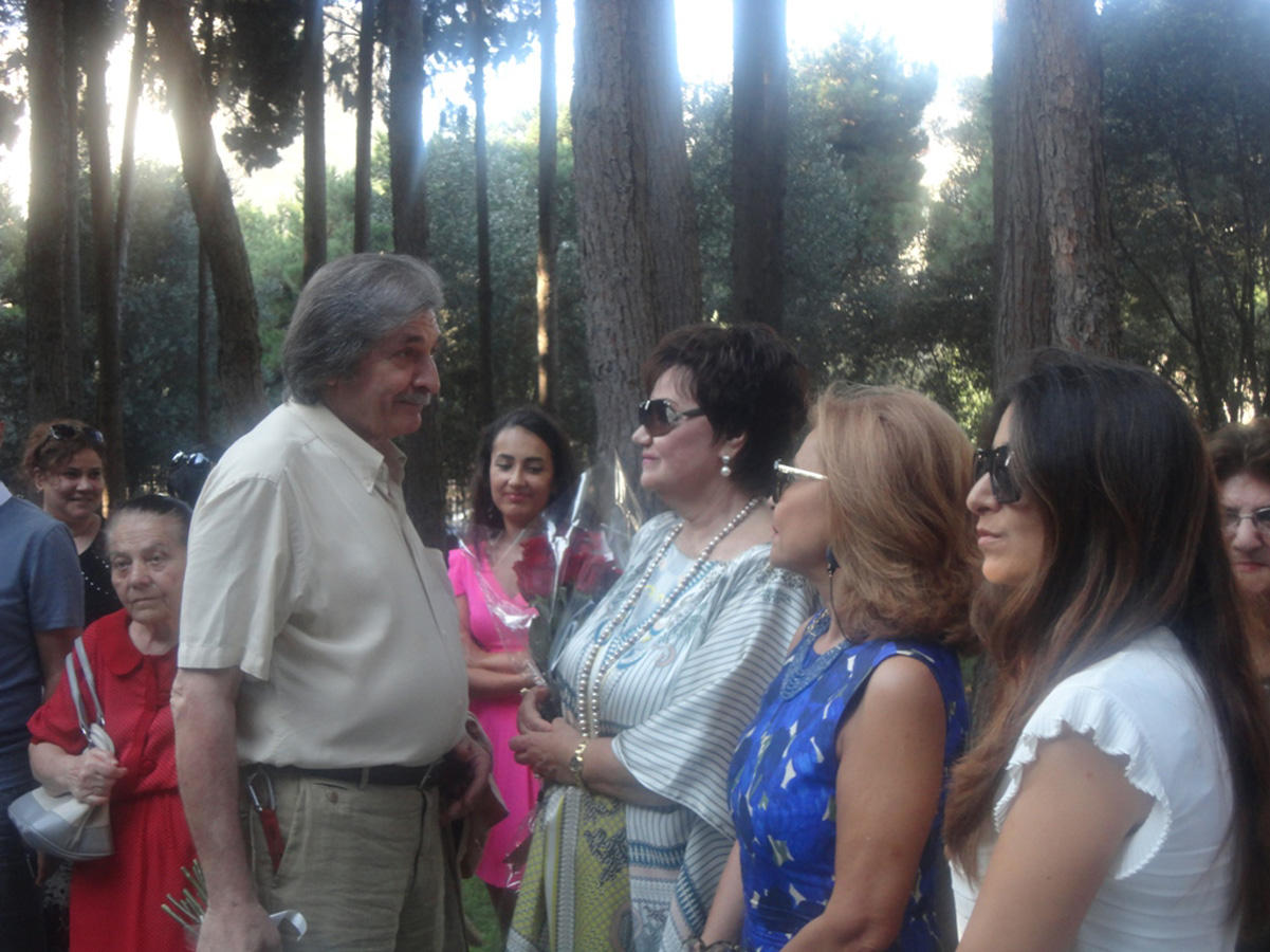 В Баку почтили память Муслима Магомаева (ФОТО)