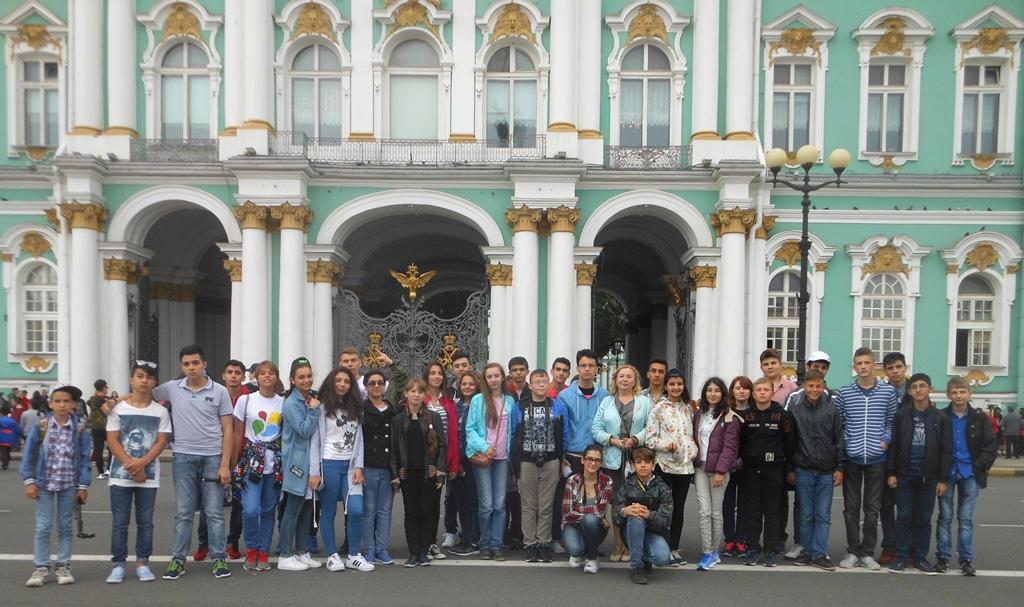 "Здравствуй, Россия!": поездка азербайджанских школьников в Санкт-Петербург  (ФОТО)