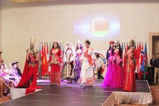 В Баку выбрали самую красивую и умную девушку стран СНГ (ФОТО)