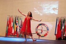 В Баку выбрали самую красивую и умную девушку стран СНГ (ФОТО)