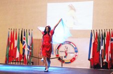 В Баку выбрали самую красивую и умную девушку стран СНГ (ФОТО)