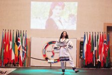 В Баку выбрали самую красивую и умную девушку стран СНГ (ФОТО)