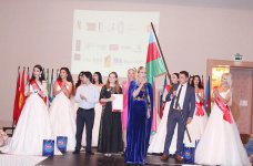 В Баку выбрали самую красивую и умную девушку стран СНГ (ФОТО)