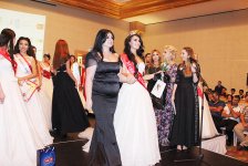 В Баку выбрали самую красивую и умную девушку стран СНГ (ФОТО)