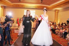 В Баку выбрали самую красивую и умную девушку стран СНГ (ФОТО)