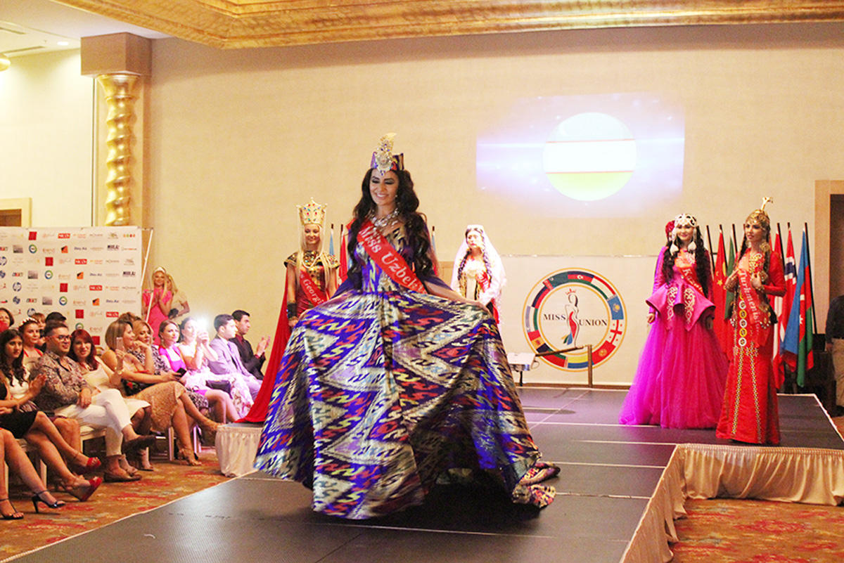 В Баку выбрали самую красивую и умную девушку стран СНГ (ФОТО)