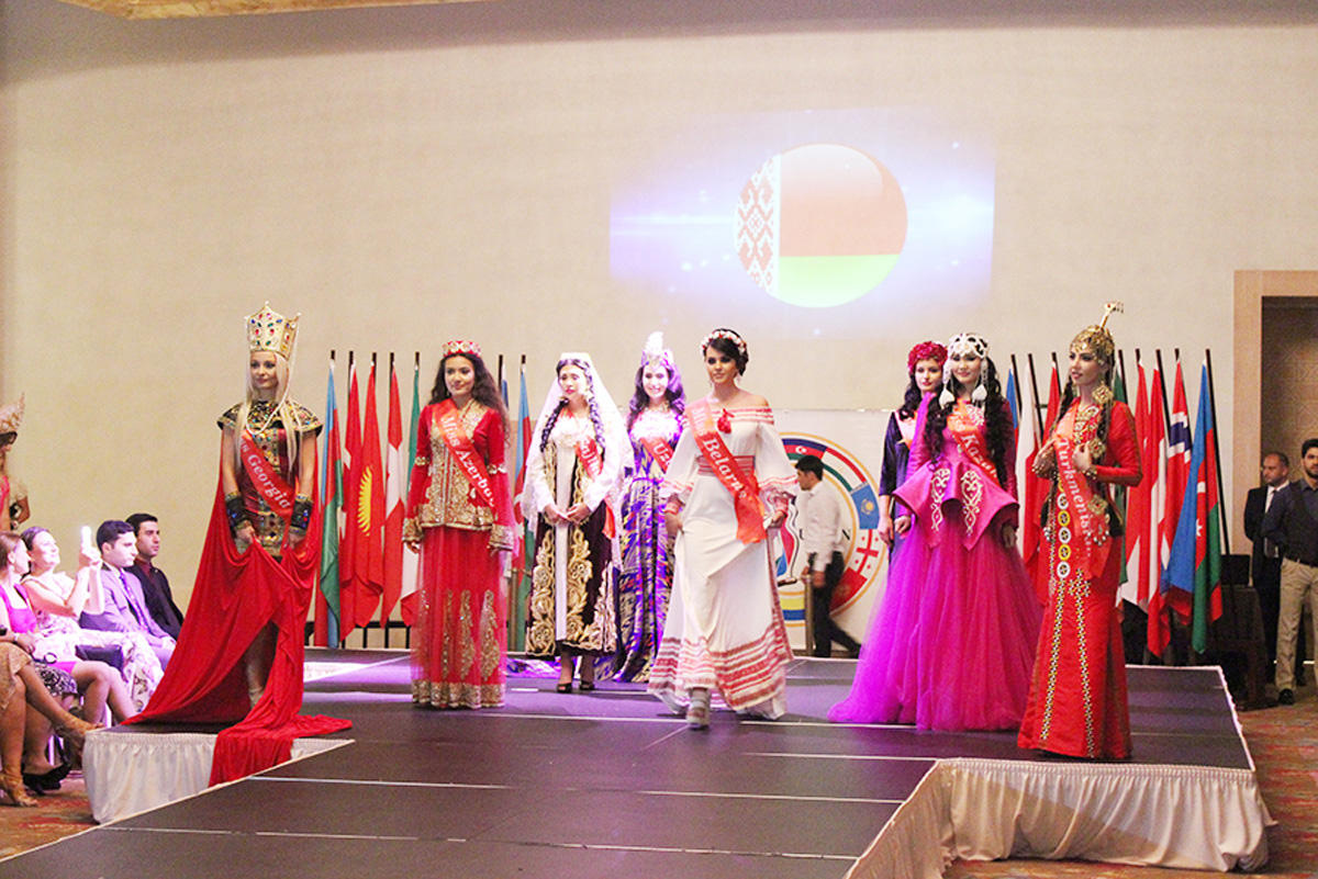 В Баку выбрали самую красивую и умную девушку стран СНГ (ФОТО)