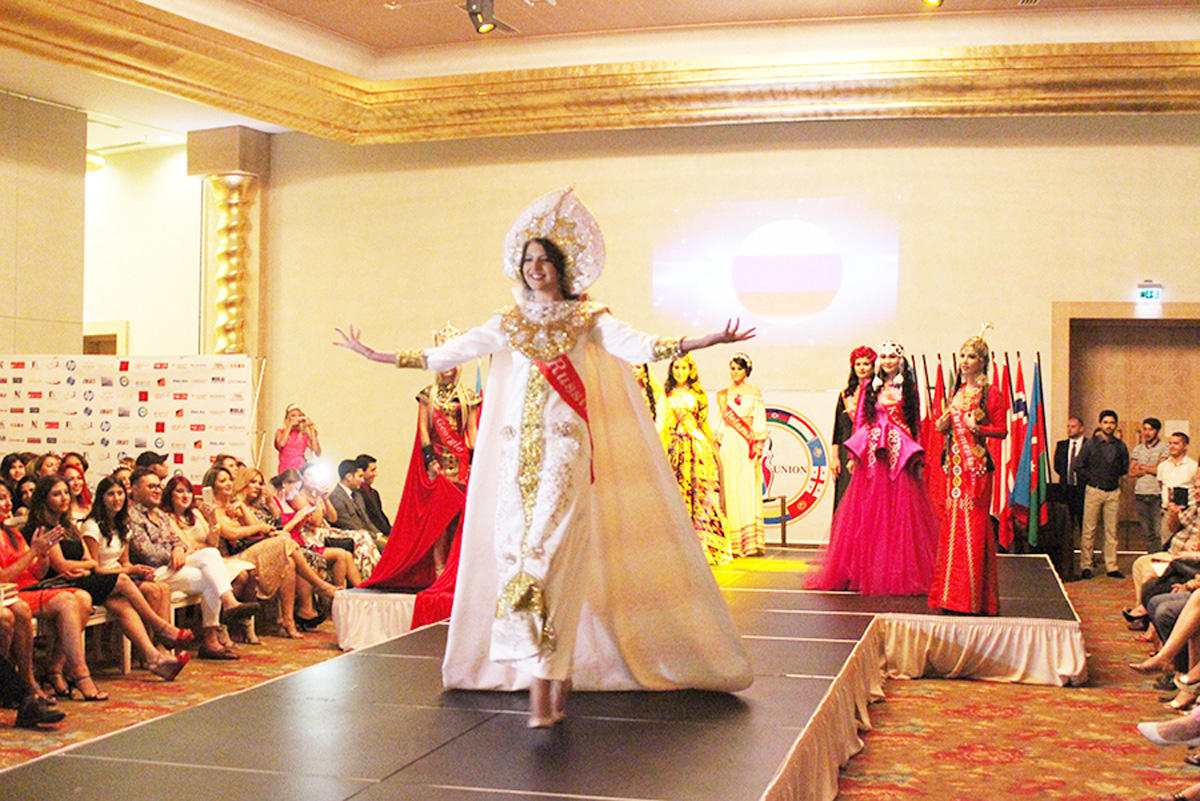 В Баку выбрали самую красивую и умную девушку стран СНГ (ФОТО)