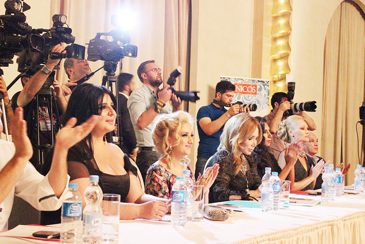 В Баку выбрали самую красивую и умную девушку стран СНГ (ФОТО)