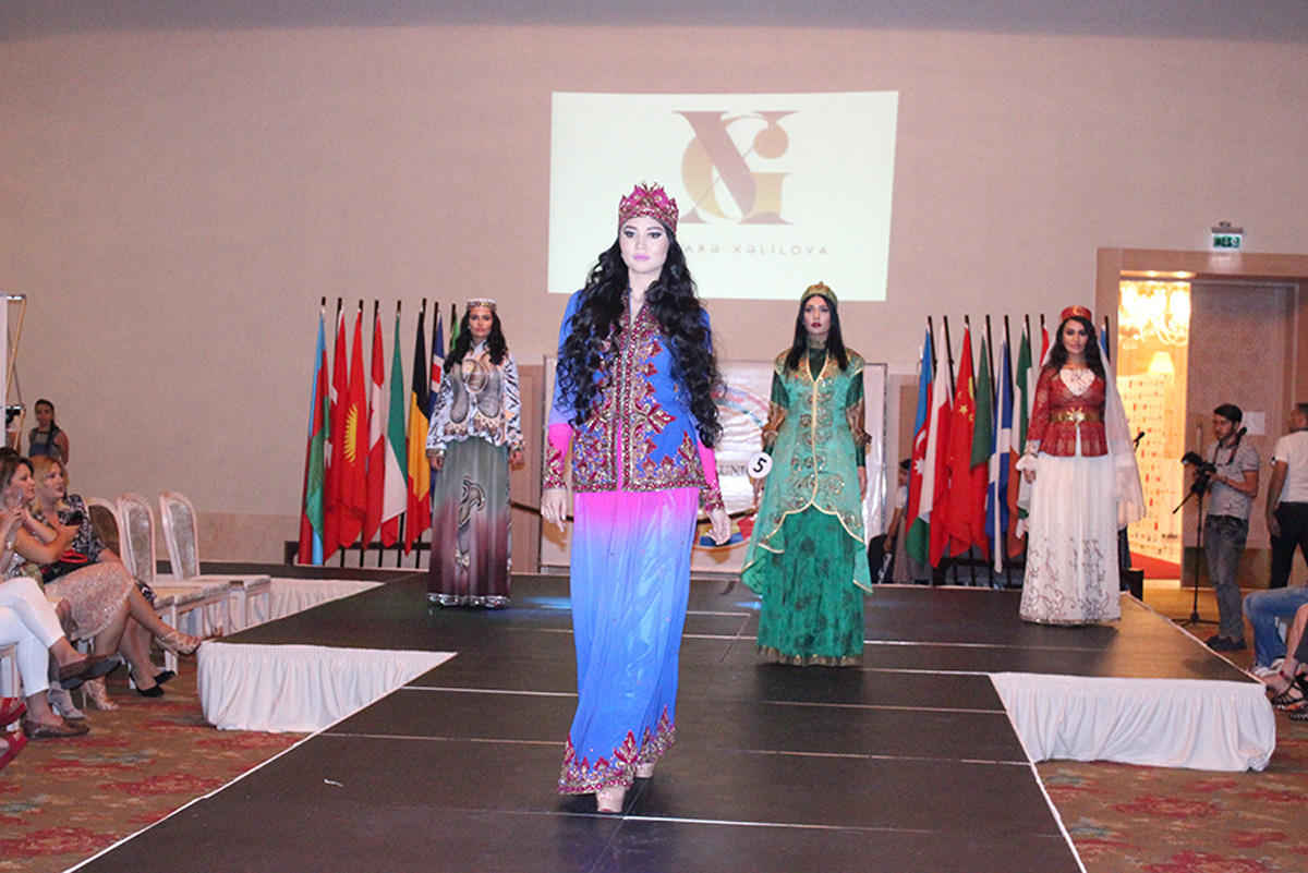 В Баку выбрали самую красивую и умную девушку стран СНГ (ФОТО)