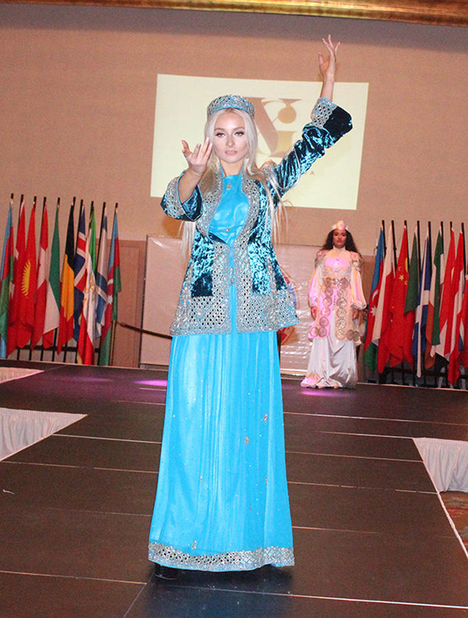 В Баку выбрали самую красивую и умную девушку стран СНГ (ФОТО)