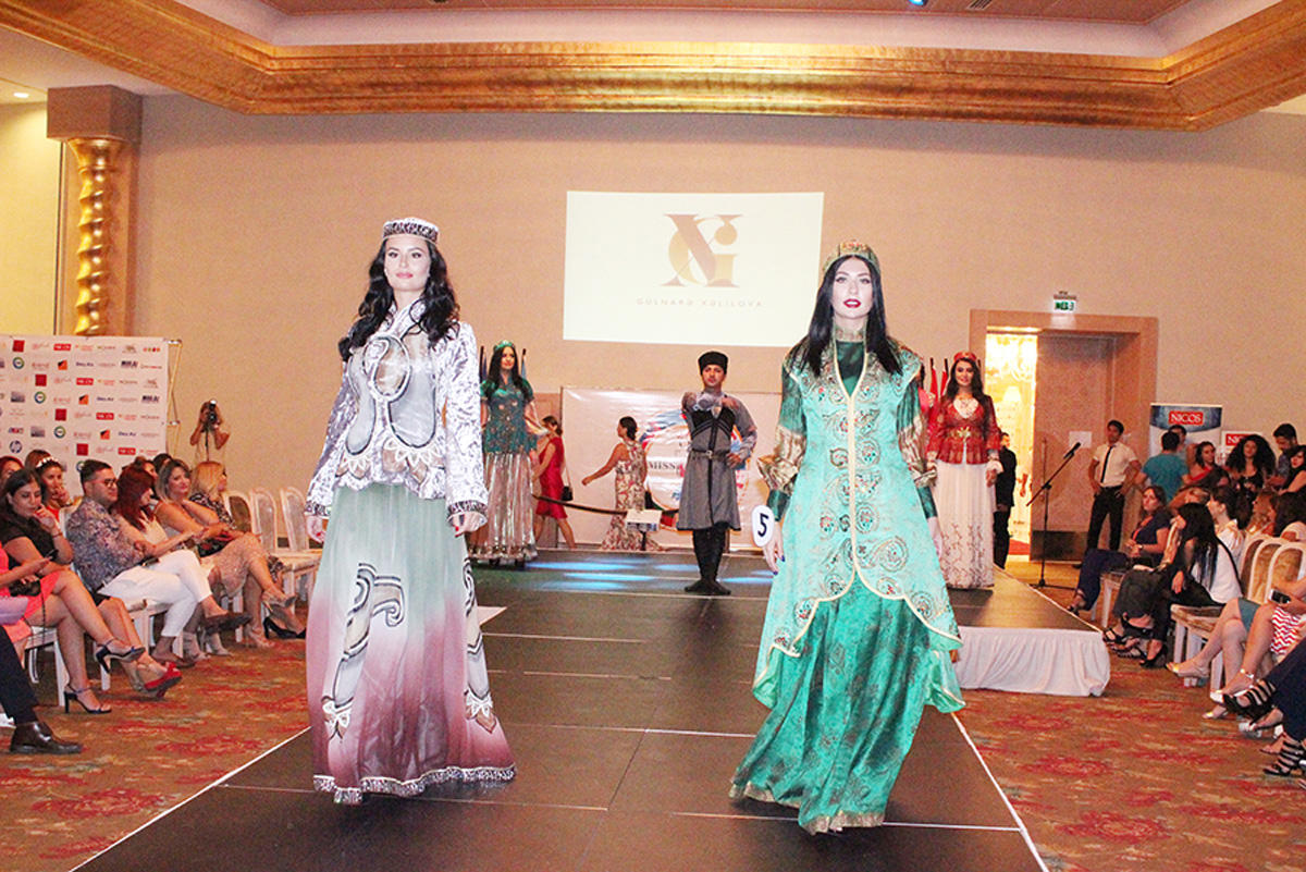 В Баку выбрали самую красивую и умную девушку стран СНГ (ФОТО)