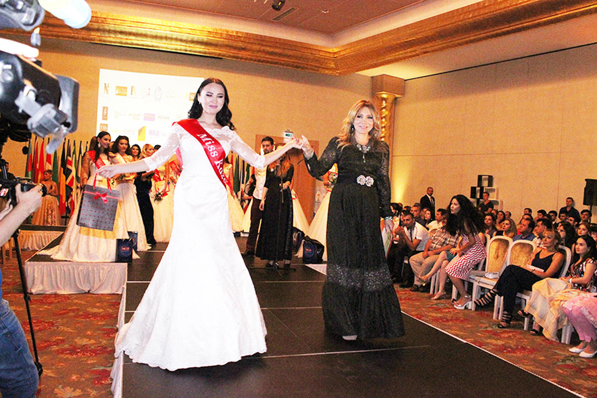 В Баку выбрали самую красивую и умную девушку стран СНГ (ФОТО)