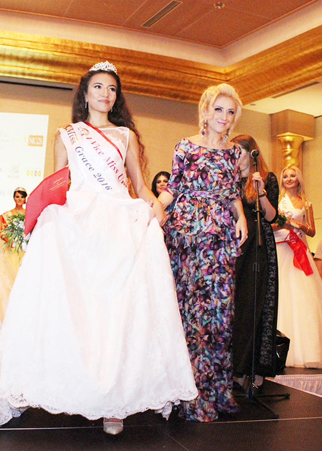 В Баку выбрали самую красивую и умную девушку стран СНГ (ФОТО)