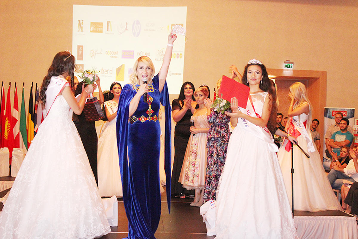 В Баку выбрали самую красивую и умную девушку стран СНГ (ФОТО)