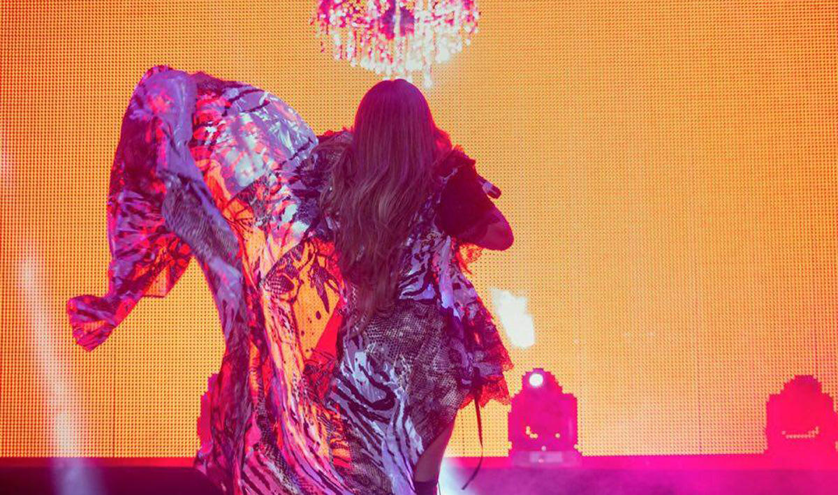 Летняя жара в Баку! Шоу с огнем и хрусталем Айгюн Кязымовой и Рагима Рагимли  (ФОТО)