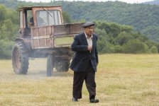 Белокурая красавица вернула к жизни народного артиста Азербайджана  (ВИДЕО, ФОТО)