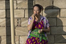 Белокурая красавица вернула к жизни народного артиста Азербайджана  (ВИДЕО, ФОТО)